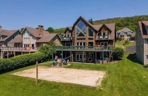 McHenry House | New! Elegant Lakefront Lodge w/Indoor Pool & Sauna