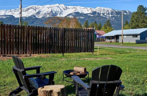 Joseph House | New Everything! Gorgeous Log Cabin in Downtown Joseph