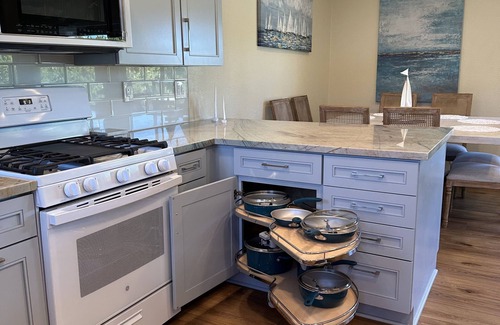 Morro Bay Condo | New! Exceptional quality 2 Bedroom Morro Rock view home 2 blocks to embarcadero