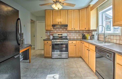 New Fairfield House | New Fairfield Home w/Beach Access & Fire Pit