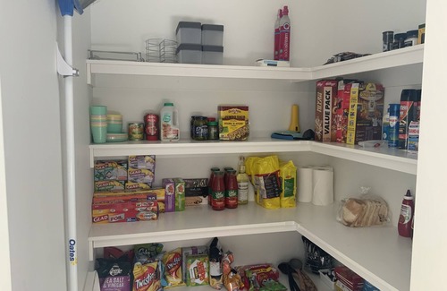 Bundalong House | NEW Family Holiday Home backing onto the river! Table Tennis table! Sleeps 13