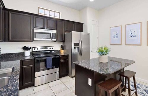 Mesa Condo | *NEW* Family Oasis Getaway! 2 Pools, Spas & Gym!