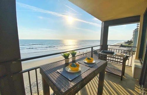 Bridgeport Heights Apartment | NEW Fantastic Ocean Front Studio in Daytona Beach - Up to 6 Guests!