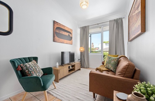 New Farm Apartment | New Farm Nest! 2Bed/1Bath/Balcony
