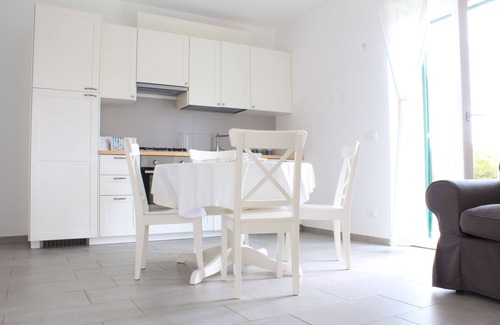 La Spezia Apartment | NEW FLAT IN A QUIET AREA WITH PROVAT PARKING LOT AND GARDEN