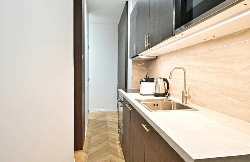 Quartier de la Plaine-de-Monceaux Apartment | New flat with AC Porte Maillot Arc de Triomphe