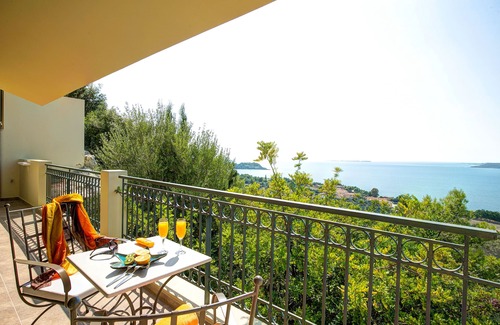 Kefalonia Apartment | * NEW FOR 2016* Exclusive 1 bedroom King Suite with pool and amazing views