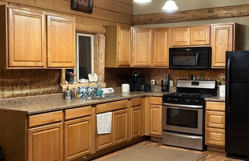 Daniel Cabin | New for VRBO! End of the road privacy that borders National Forest.