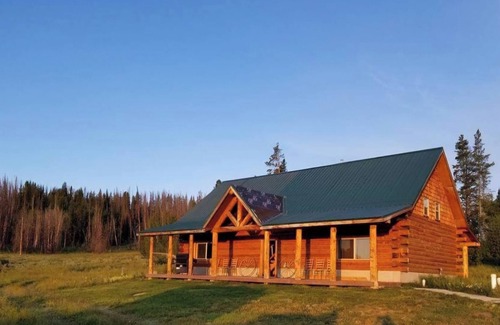 Daniel Cabin | New for VRBO! End of the road privacy that borders National Forest.