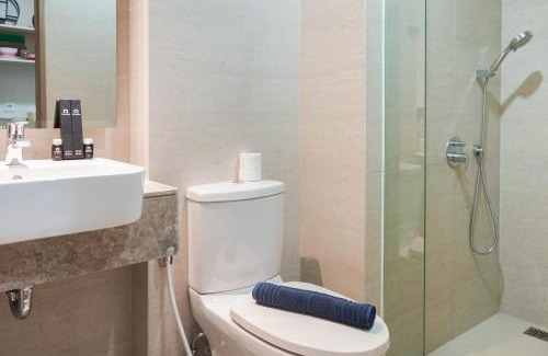 Pantai Indah Kapuk Apartment | New Furnished Studio with Sea View at Gold Coast Apartment By Travelio