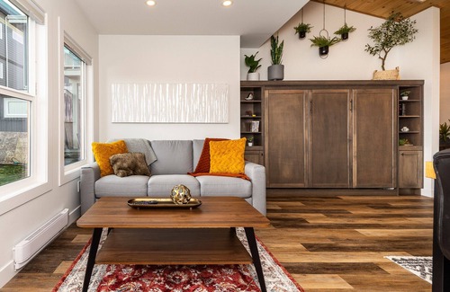 Victoria Apartment | New Garden Studio I ProClean I Skylight I Rain Shower I Nespresso I Free Parking