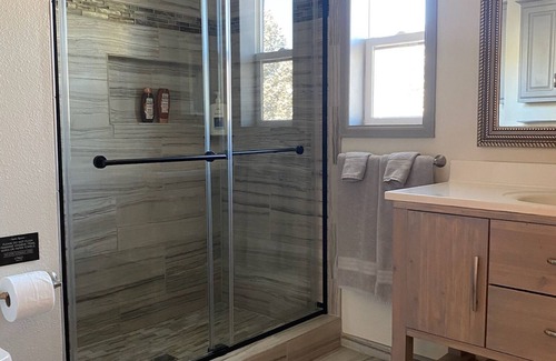 Woodland Park Cabin | NEW! GEM in the heart of Pikes Peak - Privacy/beauty from every room!