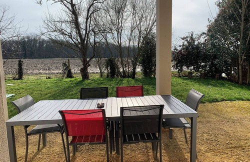 Vendeuvre-du-Poitou House | New gîte, 12 minutes from Futuroscope, in the countryside. "Poppy