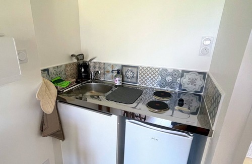 Sainte-Alauzie Apartment | New Gîte with swimming pool in a park in the south of the Lot
