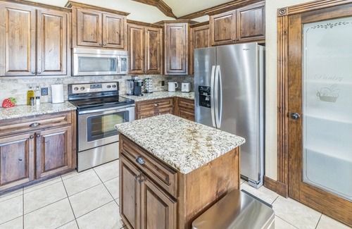 Abilene House | NEW! Gorgeous 4BR Dakota Springs Home