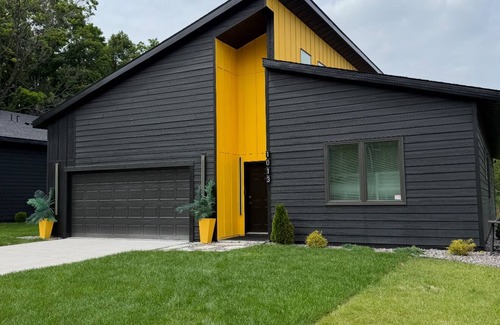 Wayzata House | NEW GORGEOUS MODERN HOUSE VERYSTYLED FEW BLOCKS FROM FAMOUS DOWNTOWN OF WAYZATA