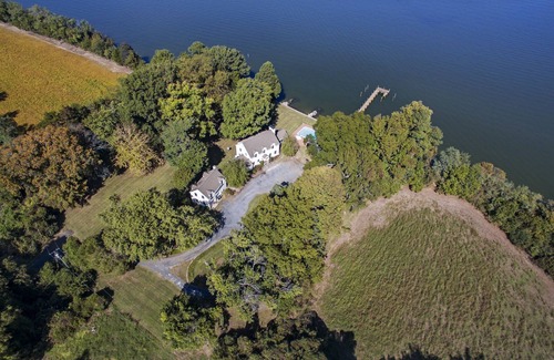 Cambridge House | NEW! Gorgeous Waterfront Estate with Saltwater pool, beach and dock