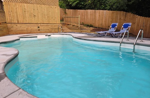 Atlanta House | *New Heated Pool & Spa!*Minutes from Downtown!Upper Westide!