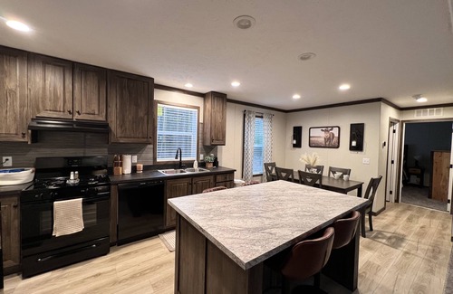 Roscommon House | New home 2.5 acres across from ORV trails, close to Higgins Lake & Ausable River