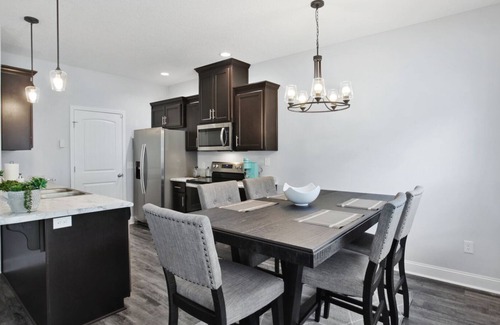 Fleming House | New Home 3 minutes to Ft Stewart