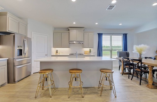 Argyle House | New home, Argyle TX, 4 Bd rooms, 5 bds, 3 Bathrooms, Office, Gameroom, Sleeps 11