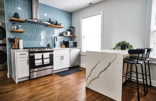 City Point Apartment | New Home - Close to Beach & Yale