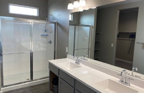 Buckeye House | New home close to Watson shopping area. Prof furnished. All utilities included