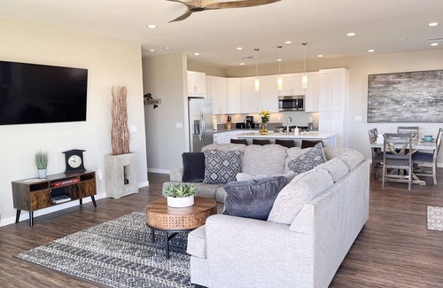 Greenehaven House | New Home with incredible views of Lake Powell