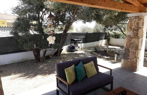 Posada House | NEW HOUSE, & FENCED GARDEN, PRIVATE PARKING NEAR BEACHES.