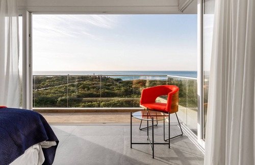 Morro das Pedras House | NEW HOUSE, HIGH STANDARD, BEACH FRONT, IN CLOSED CONDOMINIUM!