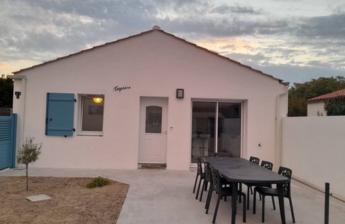 Barbatre House | new house located near the pine forest