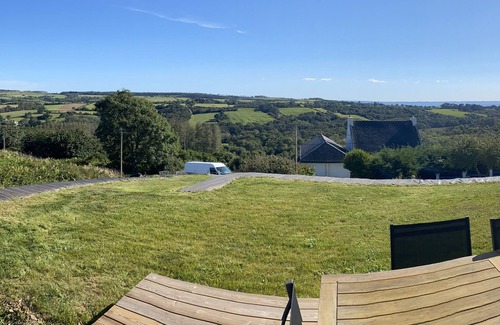 Crozon House | New house with panoramic view between land and sea for 6 people in Crozon