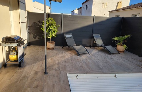 Charleval House | New house with pool at the foot of the Luberon