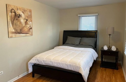 North Chicago House | New Humble Home! - Near Six Flags & Naval Base!