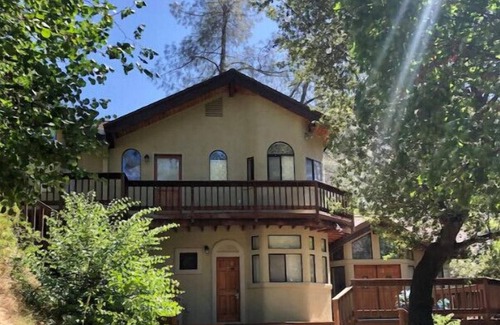 El Portal House | NEW Hunter House Retreat - 10.6 mi from Yosemite