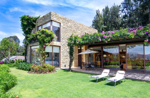 La Capilla House | New I Above Casa Serravalle I Valle de Bravo I Luxury I Views