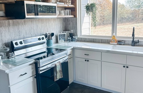 Bismarck House | NEW J&K's House #3 just mins from DeGray Lake!