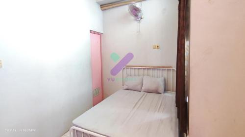 Blitar Hotel | New Jasmine Guest House by Yurooms
