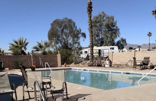 Lake Havasu City Cabin | NEW! Lake Havasu Cabin Mtn&Lake Views, Free Boat Launch. Pool&hot tub free beach