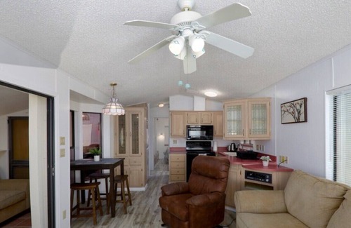 Lake Havasu City Cabin | NEW! Lake Havasu Cabin Mtn&Lake Views, Free Boat Launch. Pool&hot tub free beach