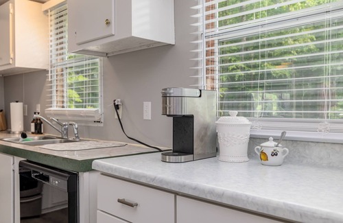 Wise House | New! Lakefront, Deck, Dock, Kayak, Great times on Lake Gaston