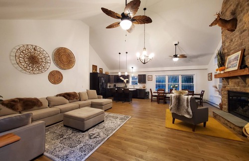 Briar Crest Woods House | New Lakefront Home with Game Room Fire Pit Sauna Kayaks