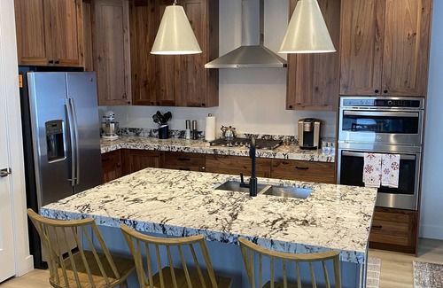 Ogden House | New Lakeside Home with Resort Amenities