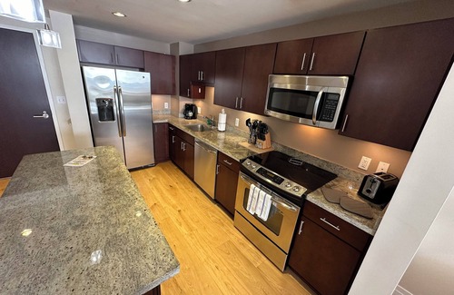 George Washington University Apartment | NEW Listing 1-bedroom in amazing NW Washington, DC with Wi-Fi, Full Kitchen
