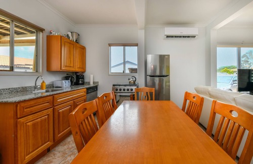 Noord House | New listing 2 storey villa, Peaceful location. Close to beaches