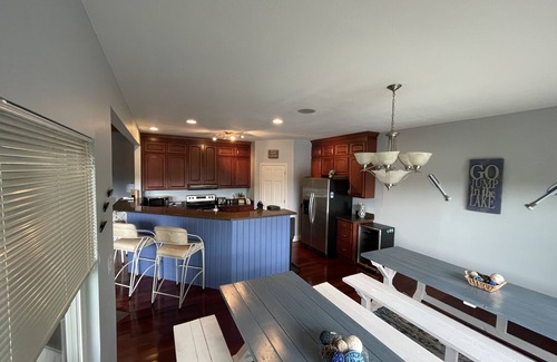 La Follette House | NEW LISTING! 5Bed 3Bath Lakefront Retreat, 2 slip dock, sun deck & slide!