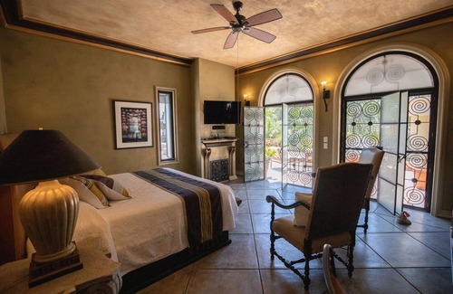 Ajijic Hotel | New Listing! Ajijic Luxury Suite on the lake