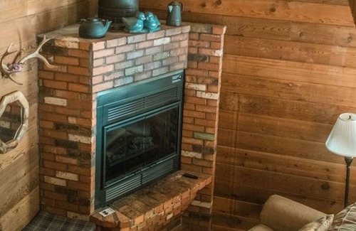 Sedona Cabin | NEW LISTING! Canyon Wren Creek Access-Wild Rose by RedAwning