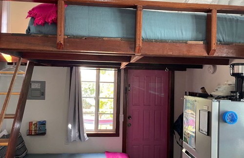 Caye Caulker Cottage | NEW LISTING! Caribbean Tiny Home Living. Enjoy the Cayes in this cozy cottage.