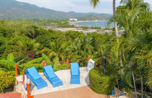 Manzanillo House | New Listing - Casa Azul, 2 bedroom, 2 bathroom, rooftop patio with ocean view